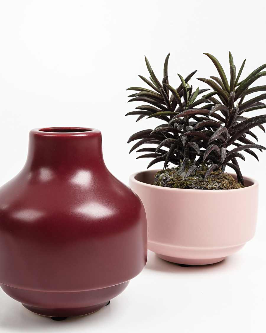 Lily vase burgudy and pink