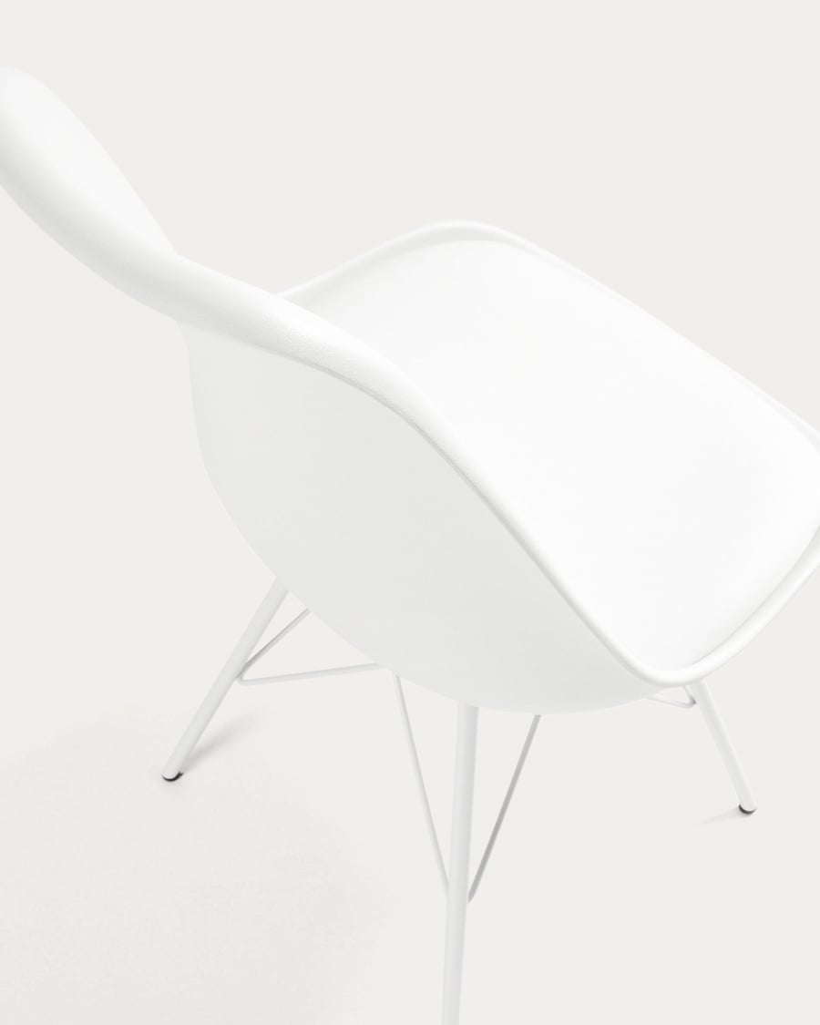 Chaise Ralf blanche avec pieds en métal