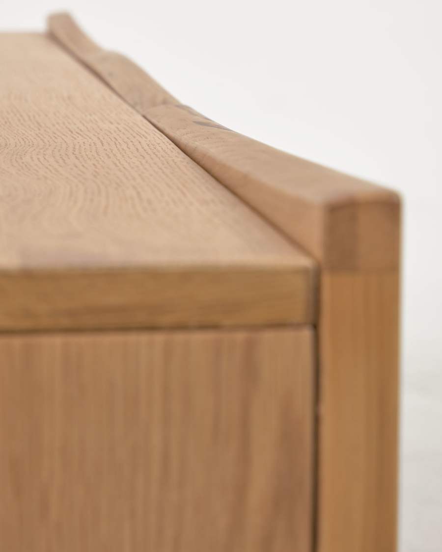 Rasha 3-door TV stand in oak veneer with natural finish 160 x 45 cm.