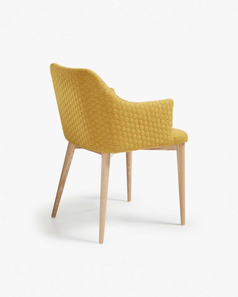 Chaise Croft moutarde et pieds en bois de frêne finition naturelle