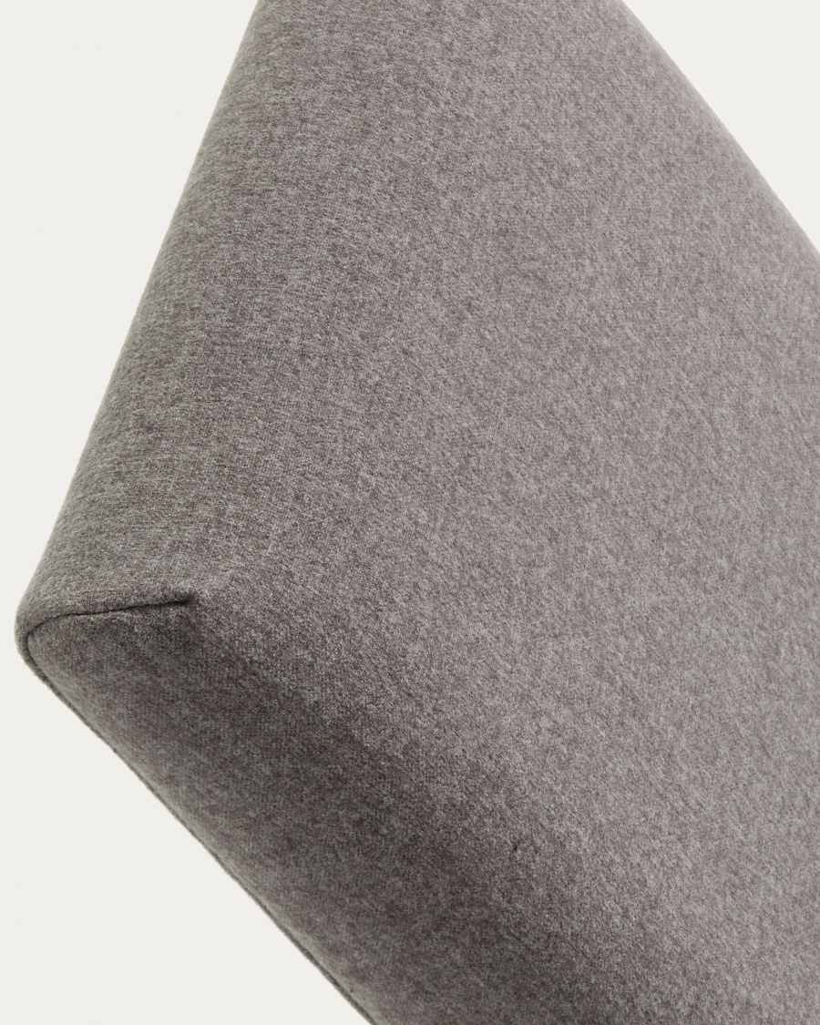 Chaise Freda grise et pieds en hêtre naturel