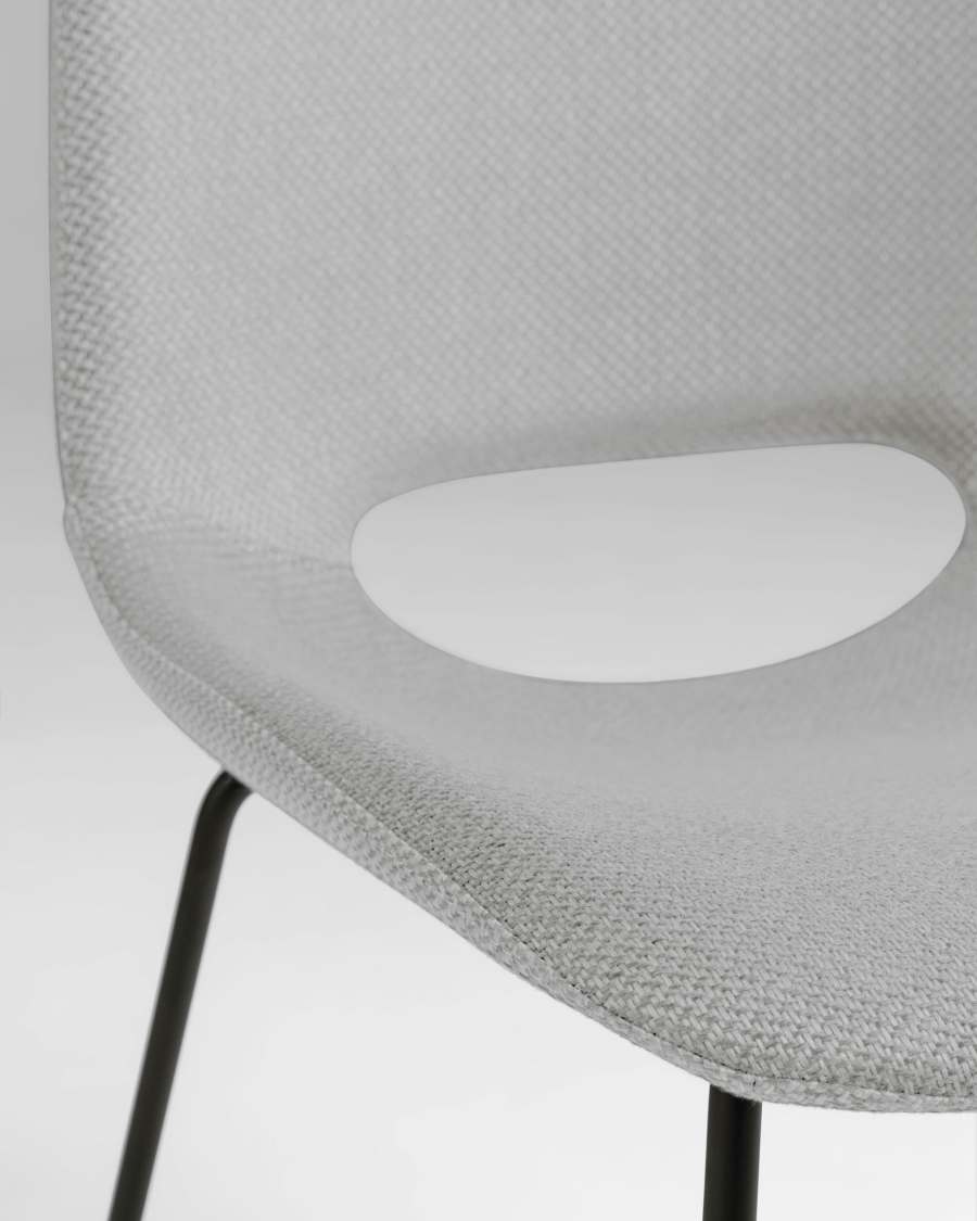 Zahara light grey chair with steel legs with black finish