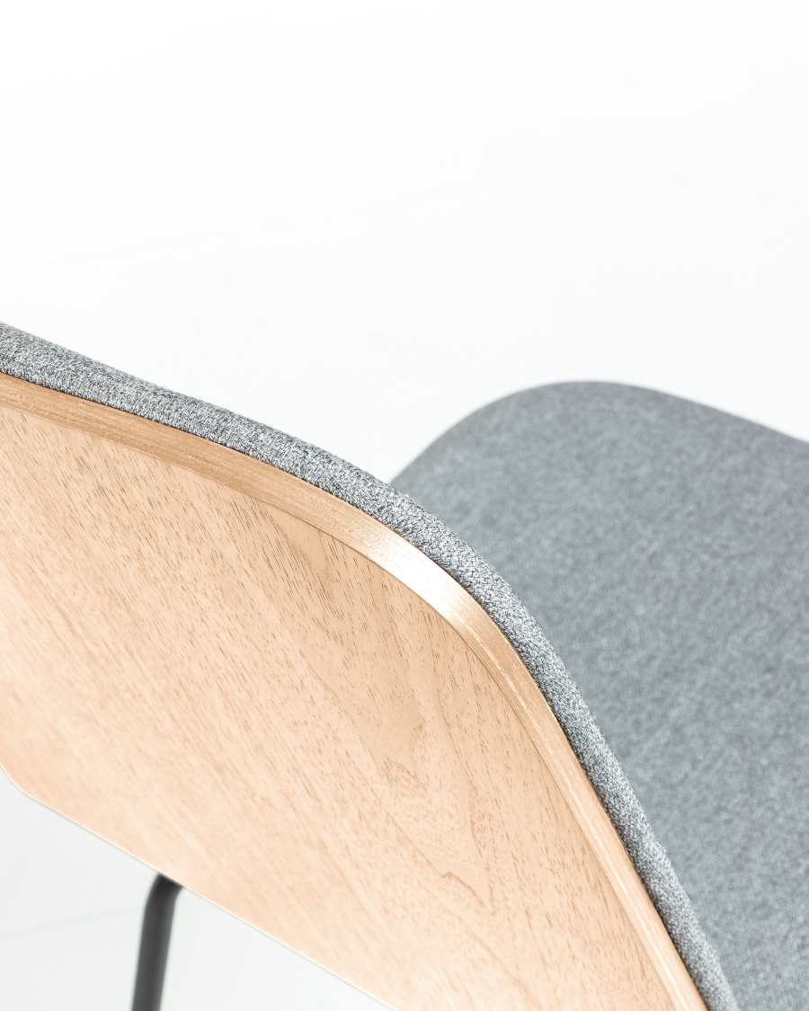 Canele grey chair in oak veneer with natural finish