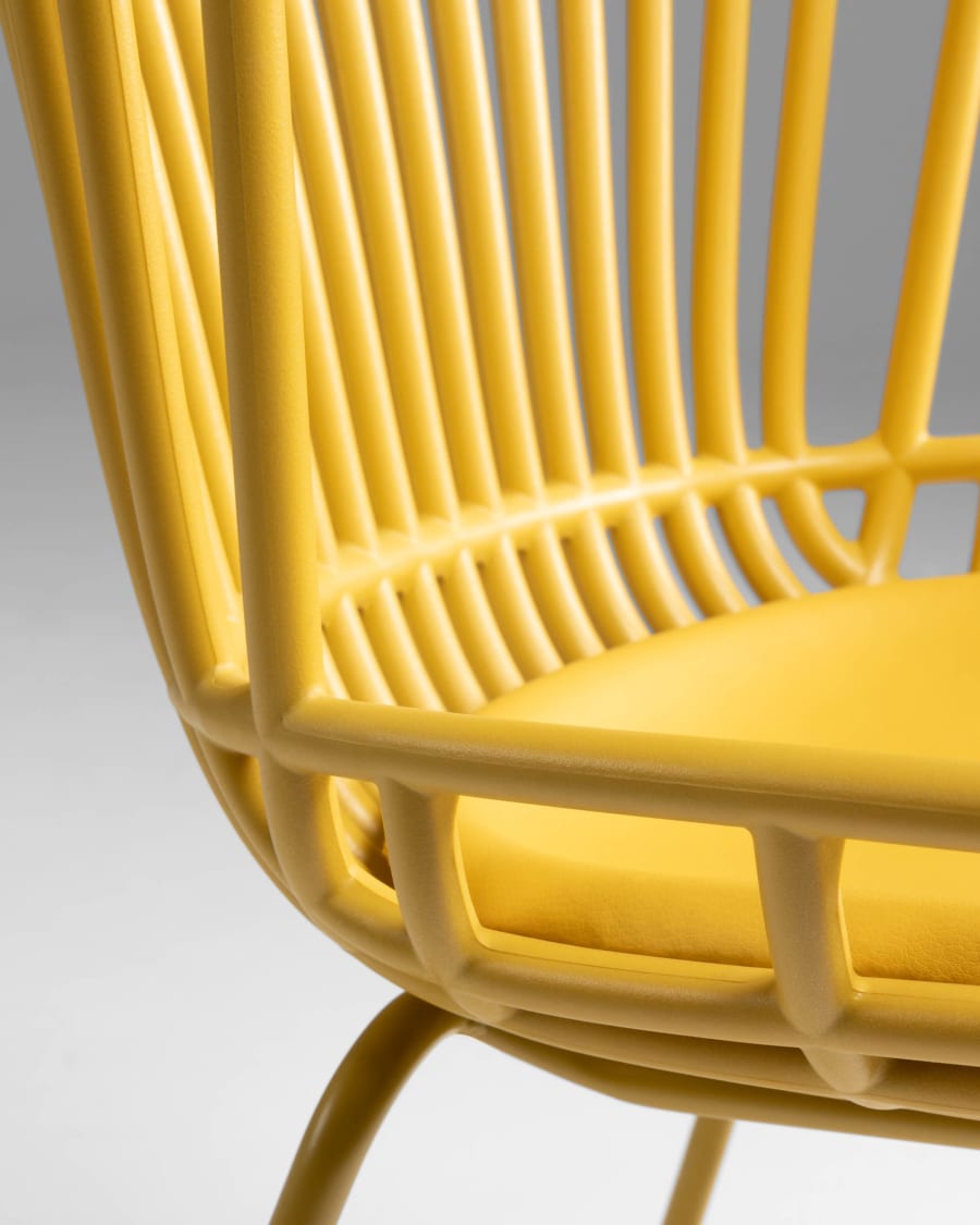 Surpik outdoor chair in yellow