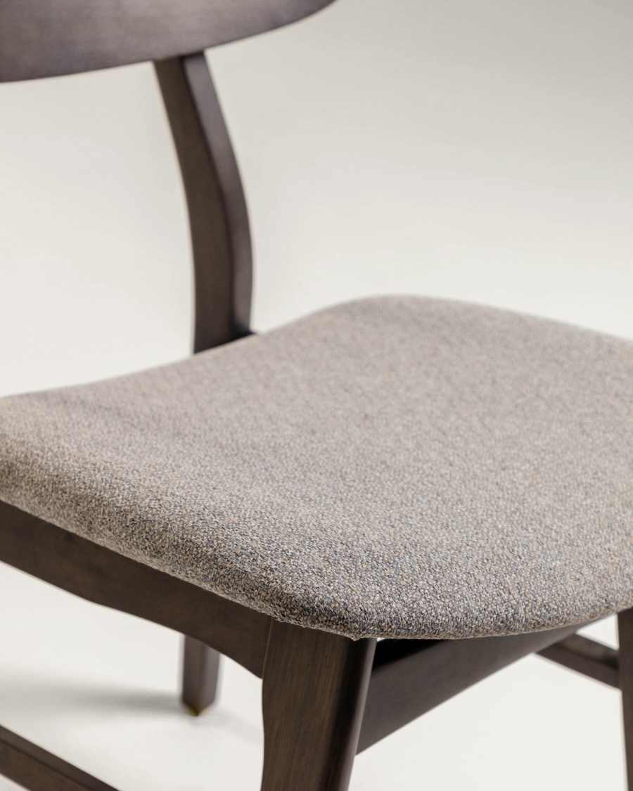 Cadira Selia de fusta massissa de cautxú i xapa de freixe entapissada en tela gris clar