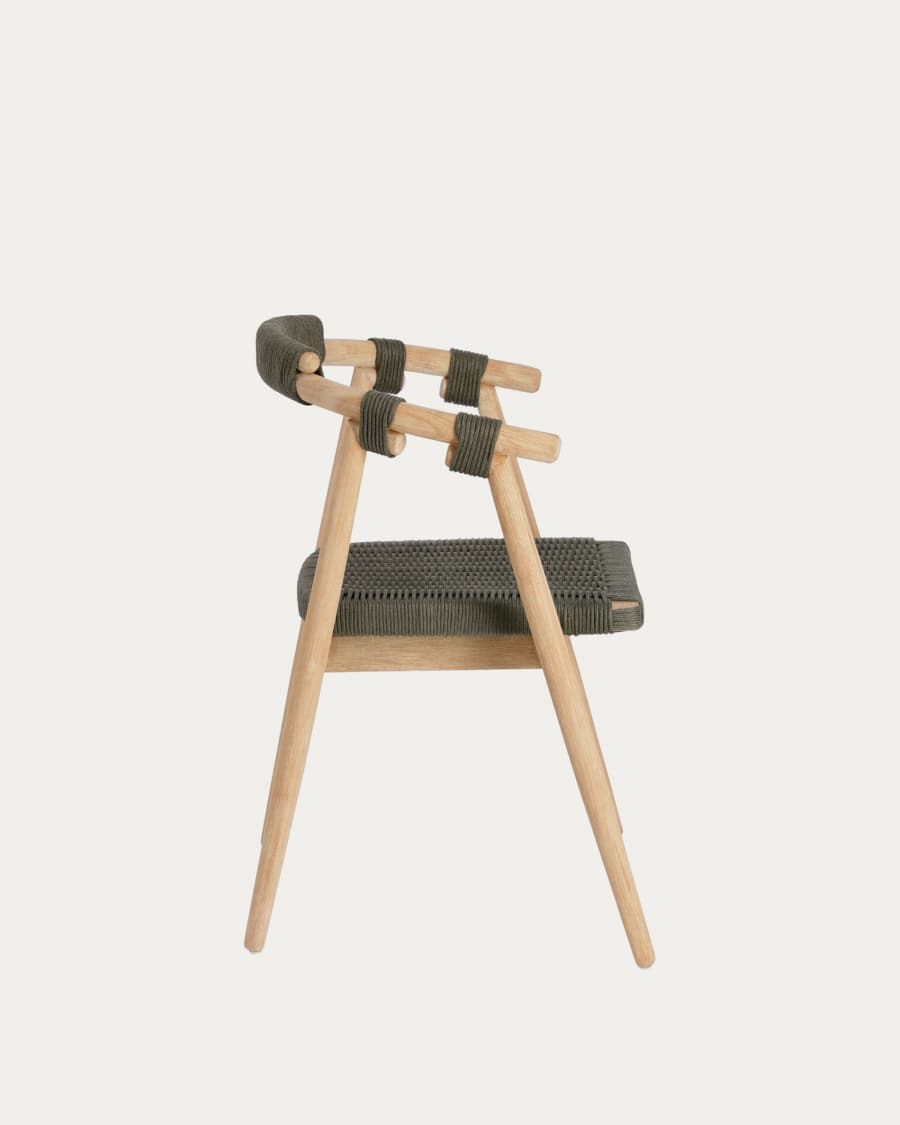 Majela chair in solid eucalyptus with oak-effect finish and green rope FSC 100%
