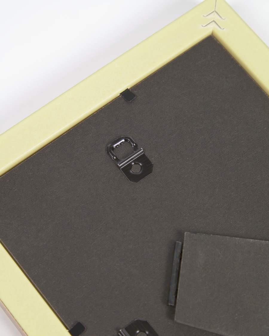 Small Naia golden photo frame 14 x 18 cm