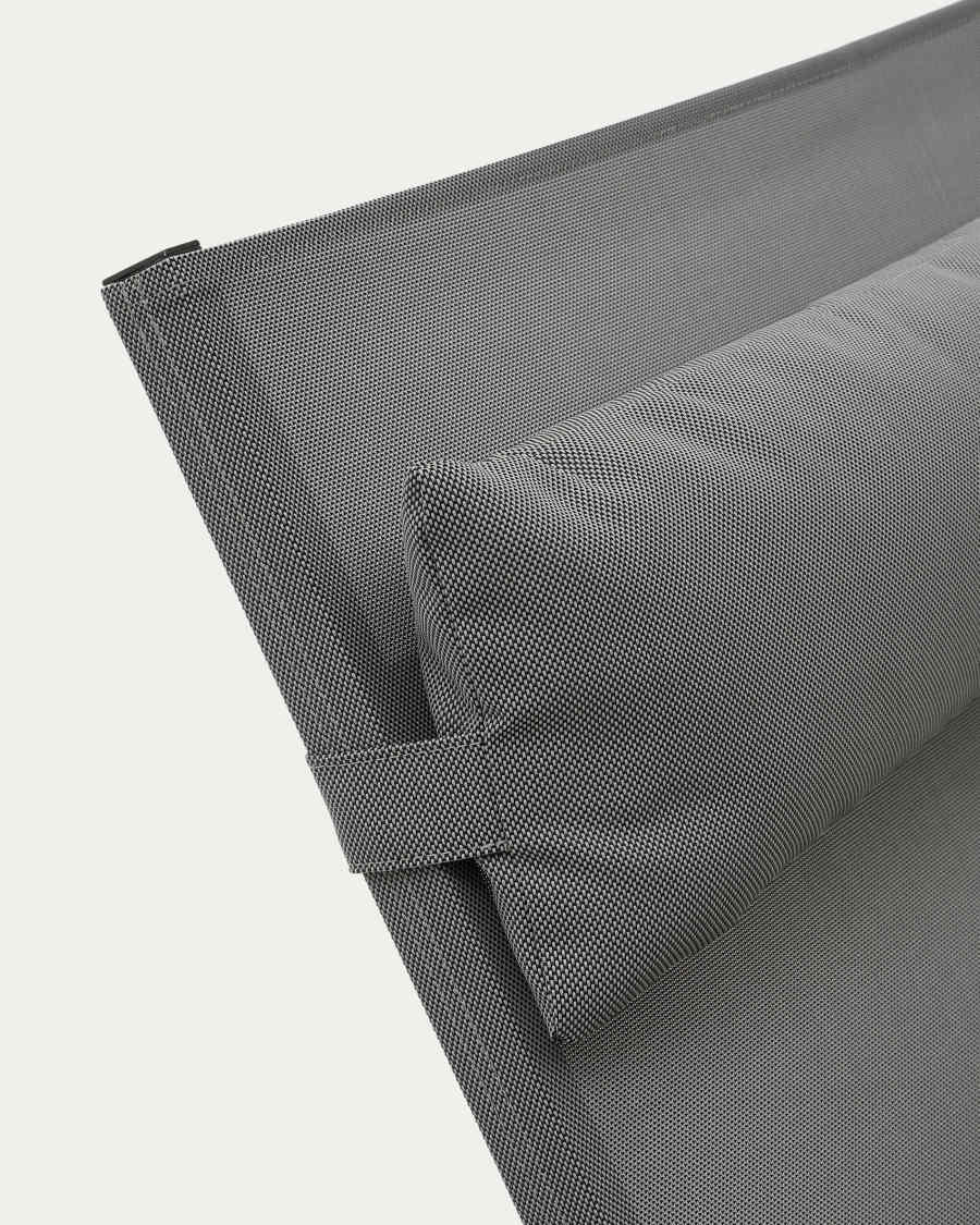 Canutells folding armchair made of aluminum with dark grey finish