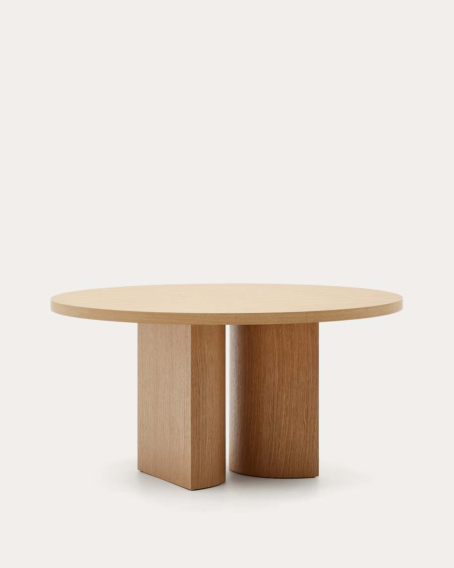 Nealy round table with an oak veneer in a natural finish, Ø 150 cm
