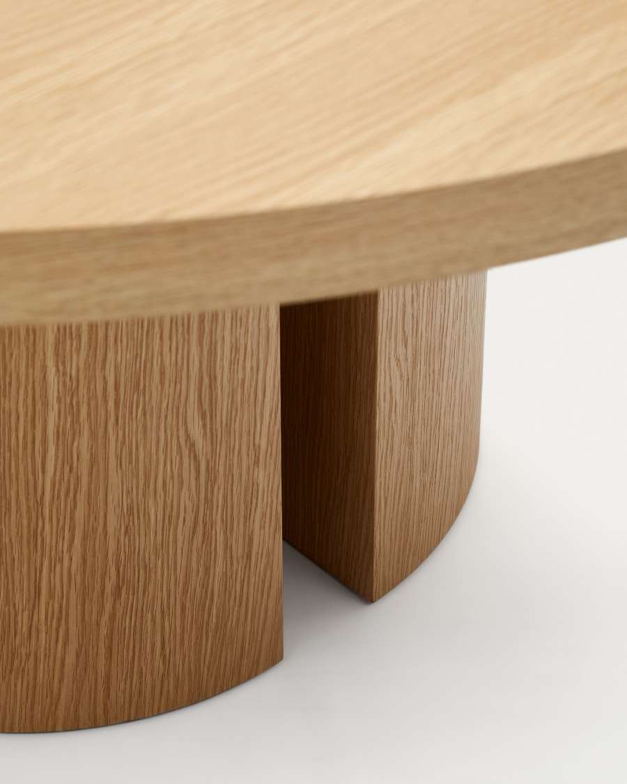 Nealy round table with an oak veneer in a natural finish, Ø 150 cm