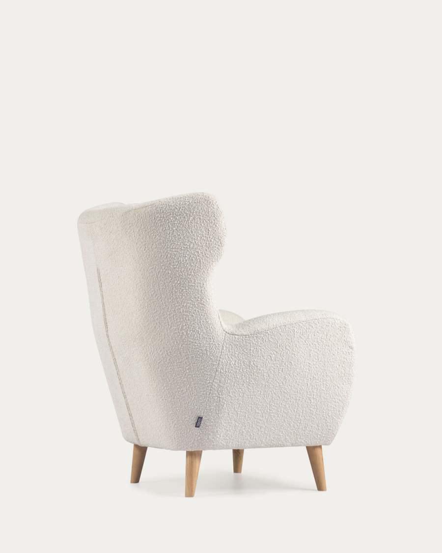 Patio armchair in white bouclé with solid, beech wood legs FSC Mix Credit