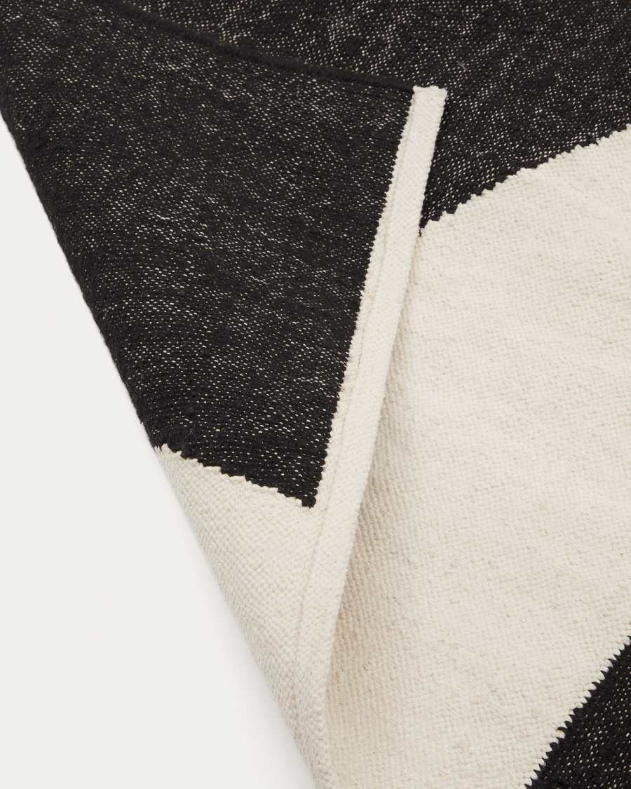 Sotty cotton rug in black and white 160 x 230 cm