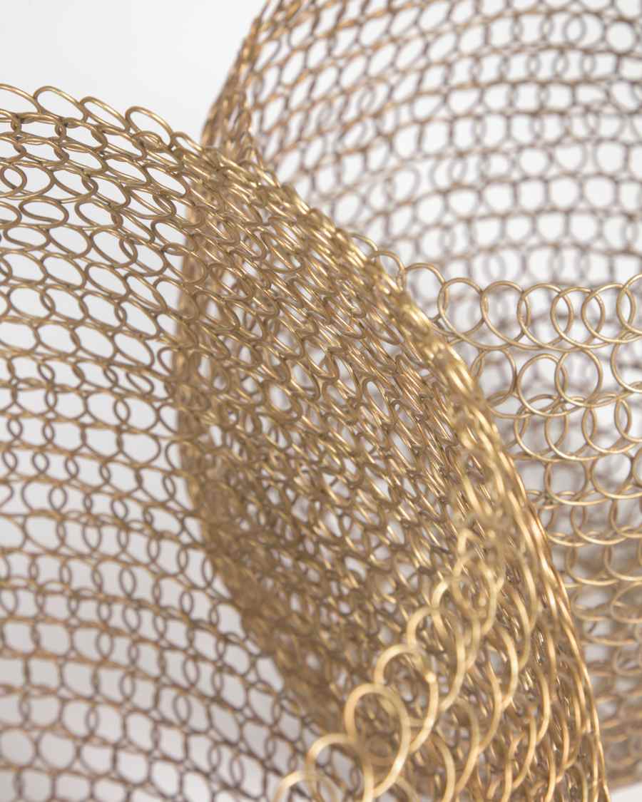 Xianara set of 2 metal baskets in matt golden finish