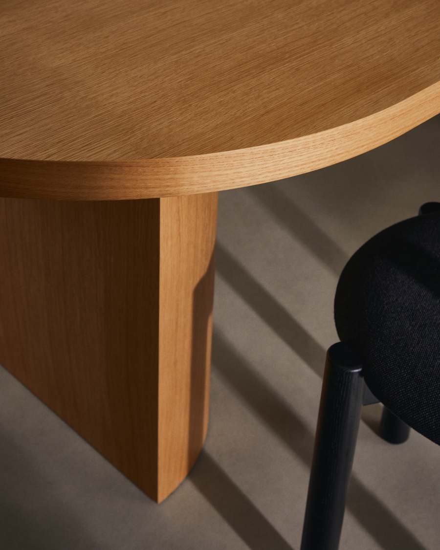 Nealy table with an oak veneer in a natural finish, 240 x 100 cm