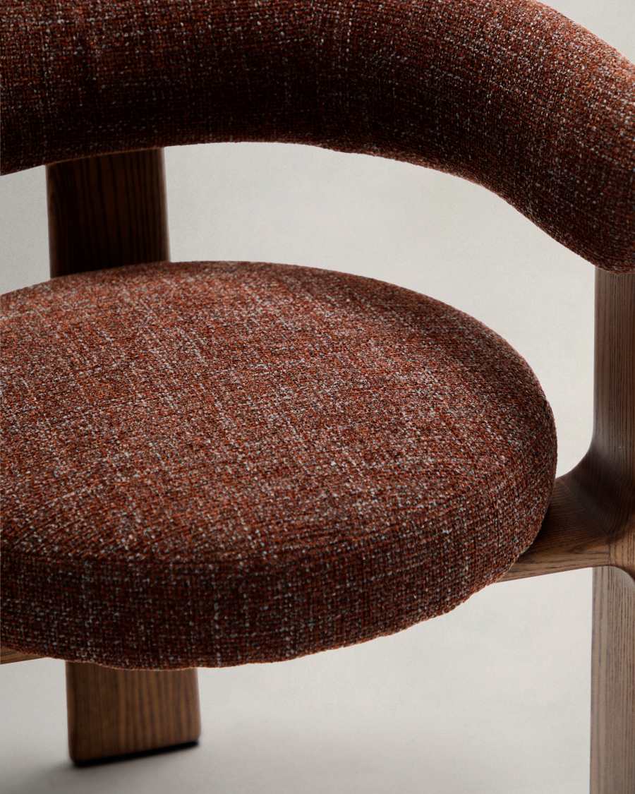 Granite 3-legged chair in brown chenille and with solid ash wood in a walnut finish FSC 100%
