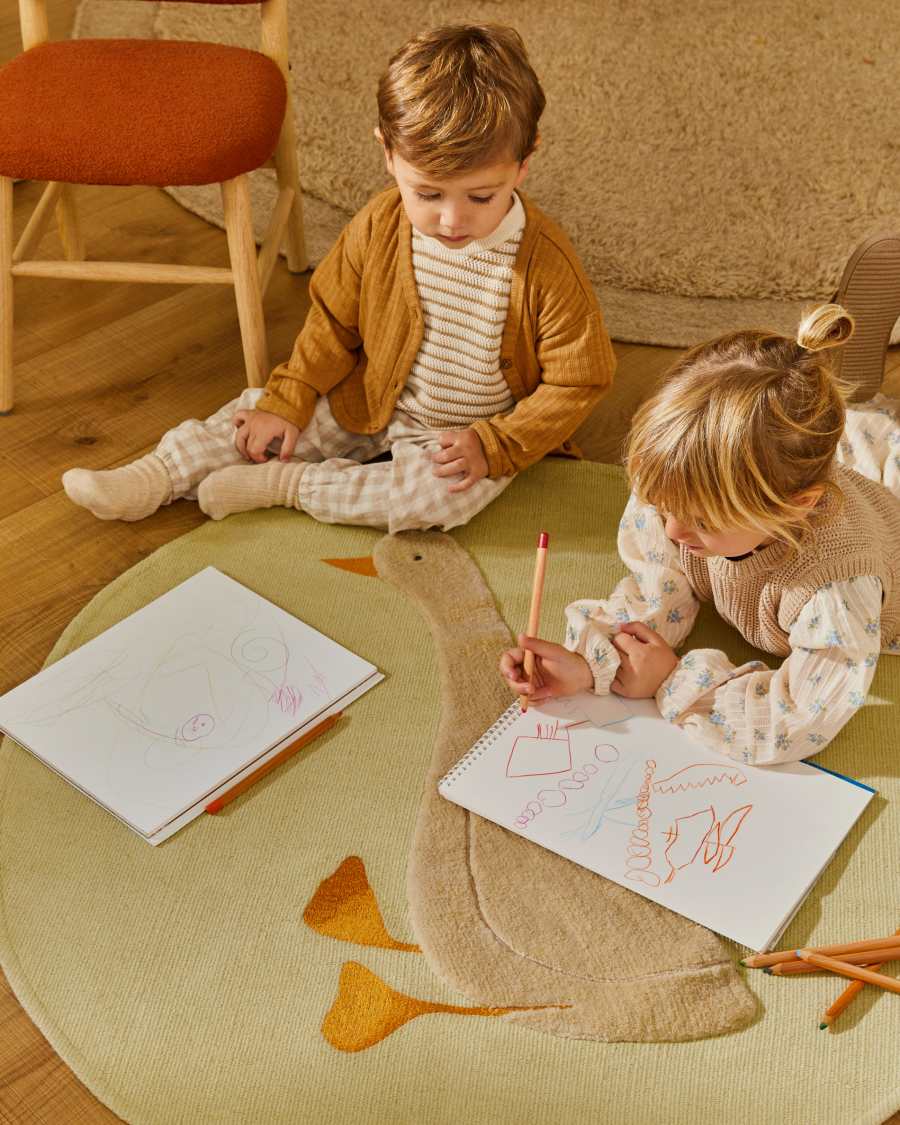 Milu green, 100% cotton rug with a goose feature, Ø 100 cm