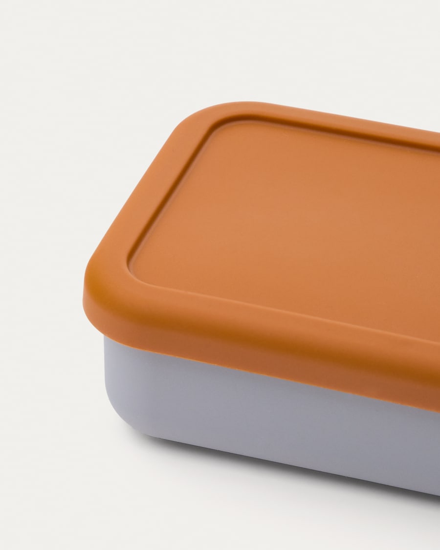 Lili lunch box in orange and blue silicone
