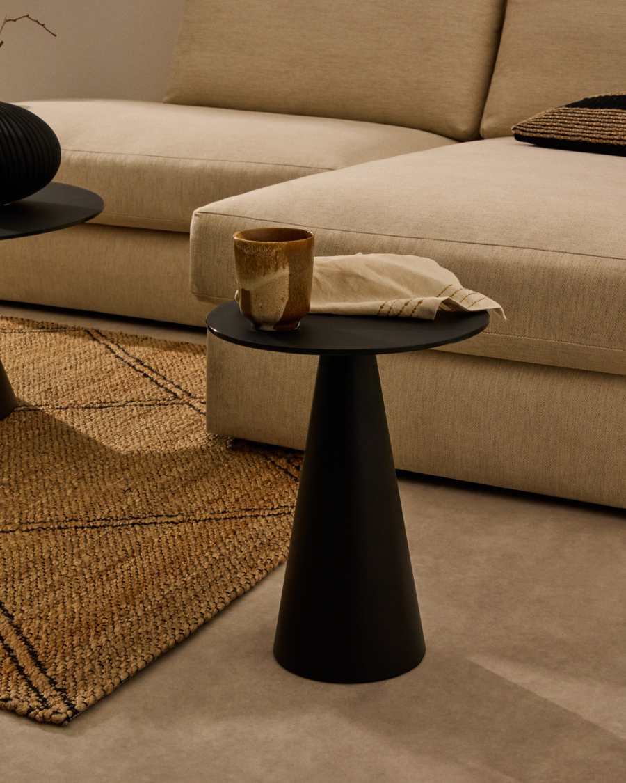 Tavolo d’appoggio Wilshire in vetro temperato smerigliato e acciaio verniciato nero opaco Ø35cm