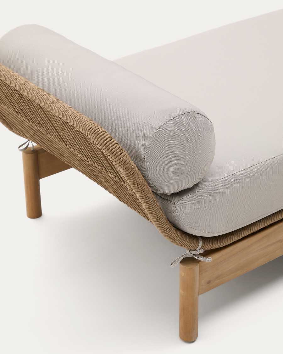 Lettino Catalina beige in corda e legno massiccio di acacia FSC 100%