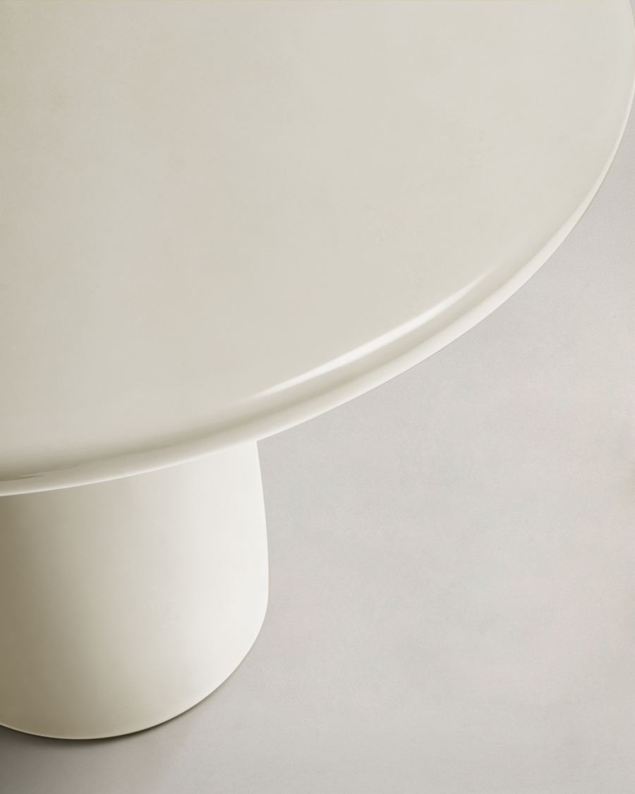 Albanella coffee table in cement with glossy white finish Ø65cm