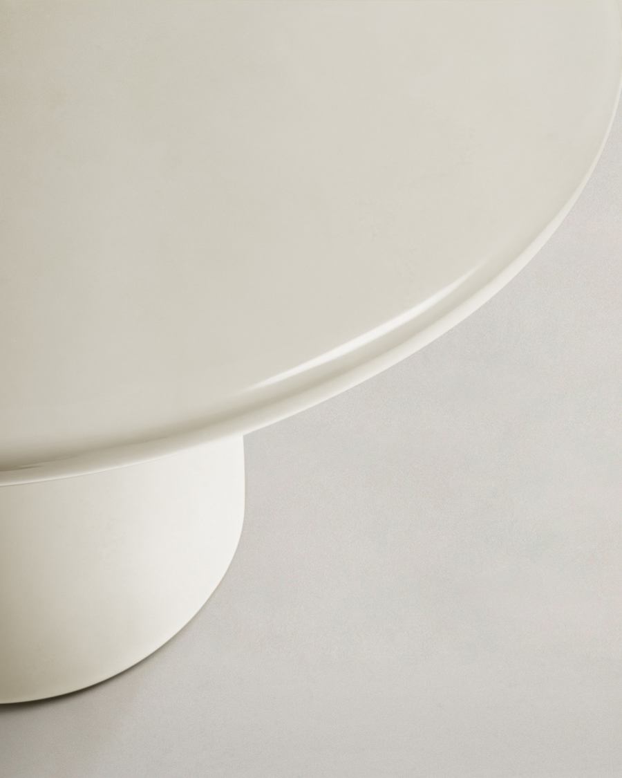 Albanella coffee table in cement with glossy white finish Ø110cm