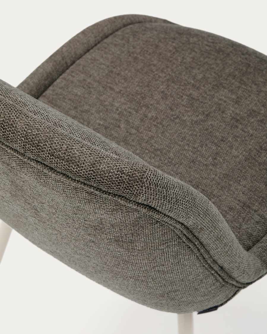 Cadira Aimin de xenilla marró clar i potes d'acer pintat beige mat FSC Mix Credit