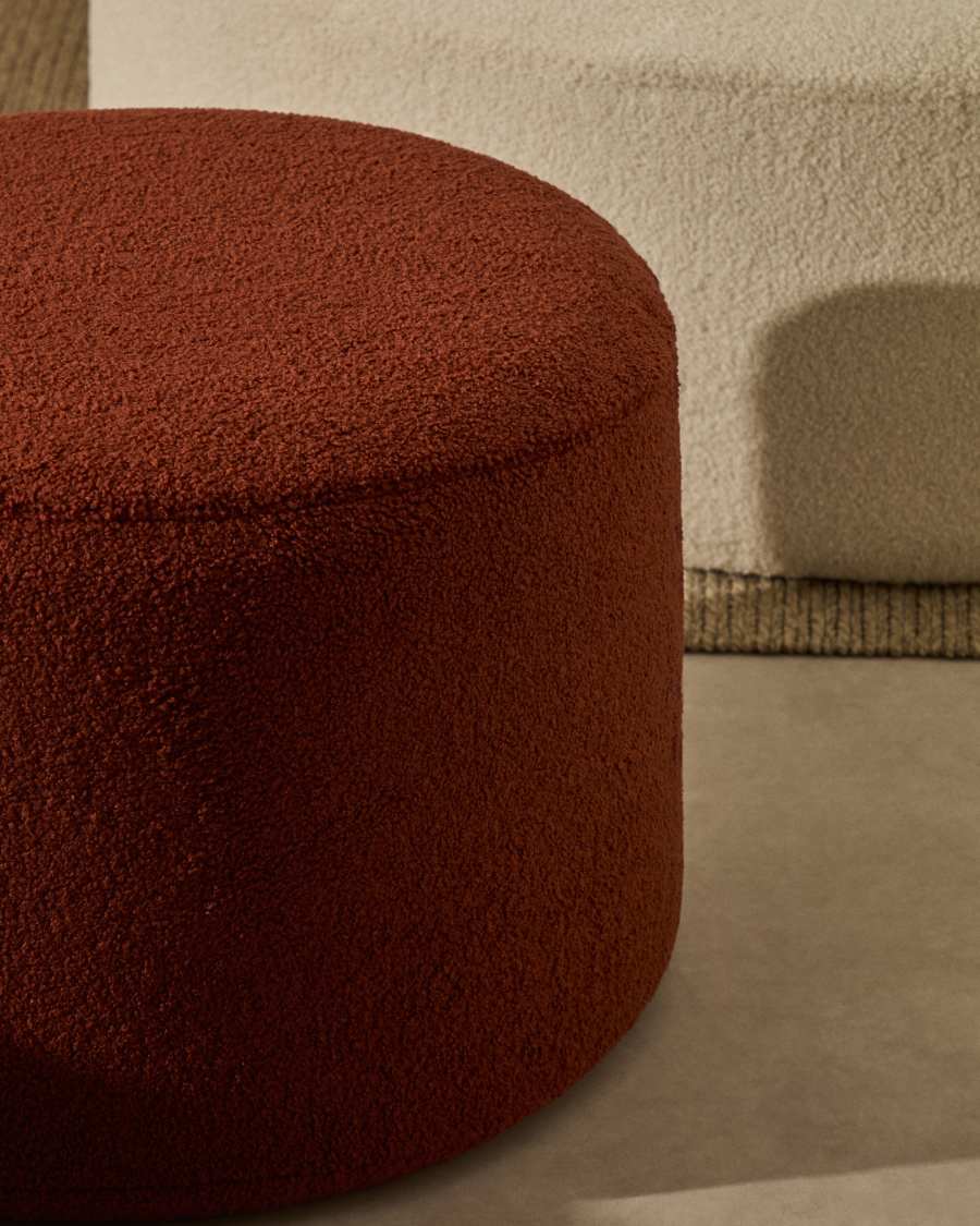 Fußhocker Kaeli mit abnehmbarem Bezug in terrakottafarbenem Bouclé Ø 60 cm