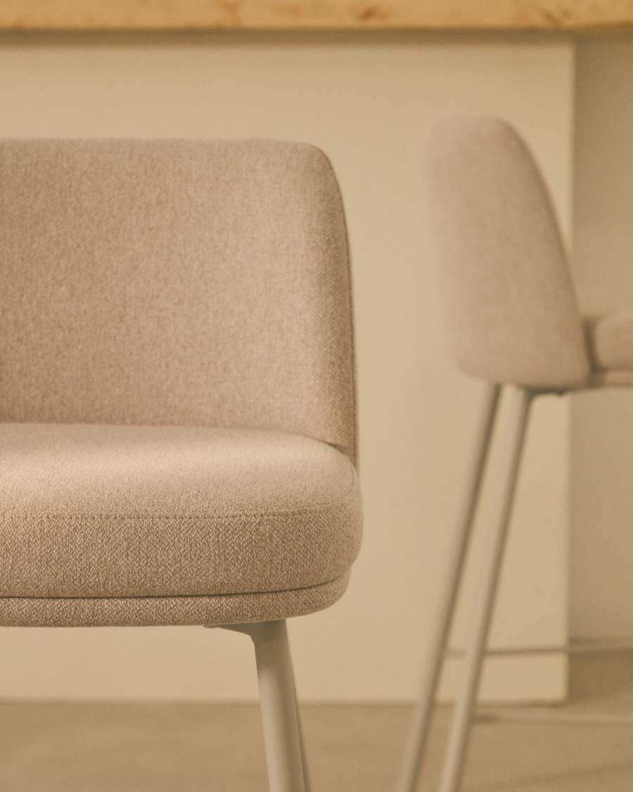 Tabouret Minami en chenille beige avec pieds en acier finition beige, hauteur 65 cm