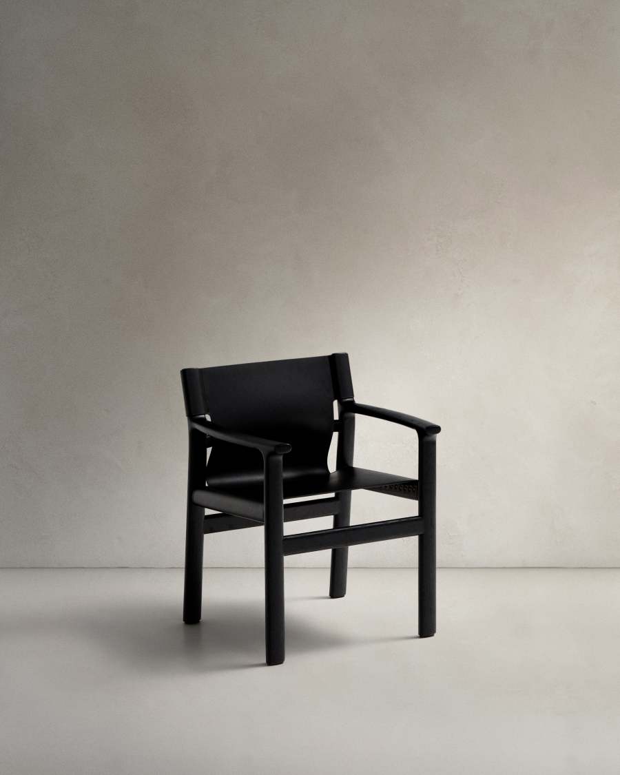Jan chair made of black recycled leather fibres and FSC 100% solid ash wood with black finish