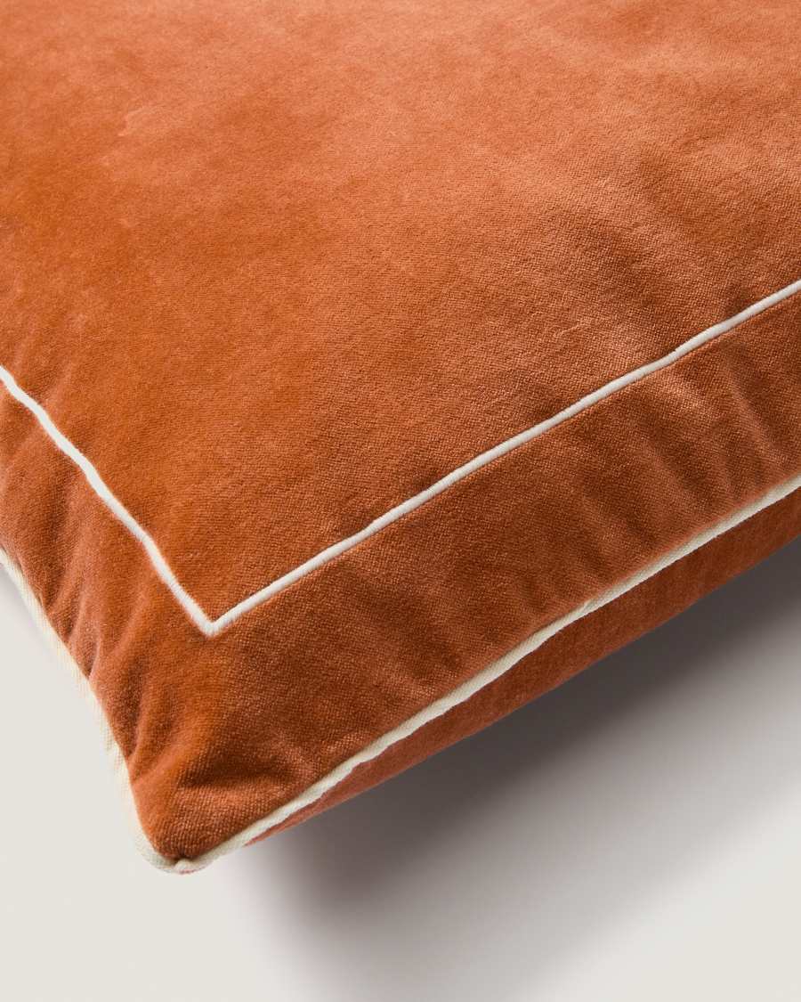 Housse de coussin Tivani en velours orange brodé avec liseré contrasté 45 x 45 cm