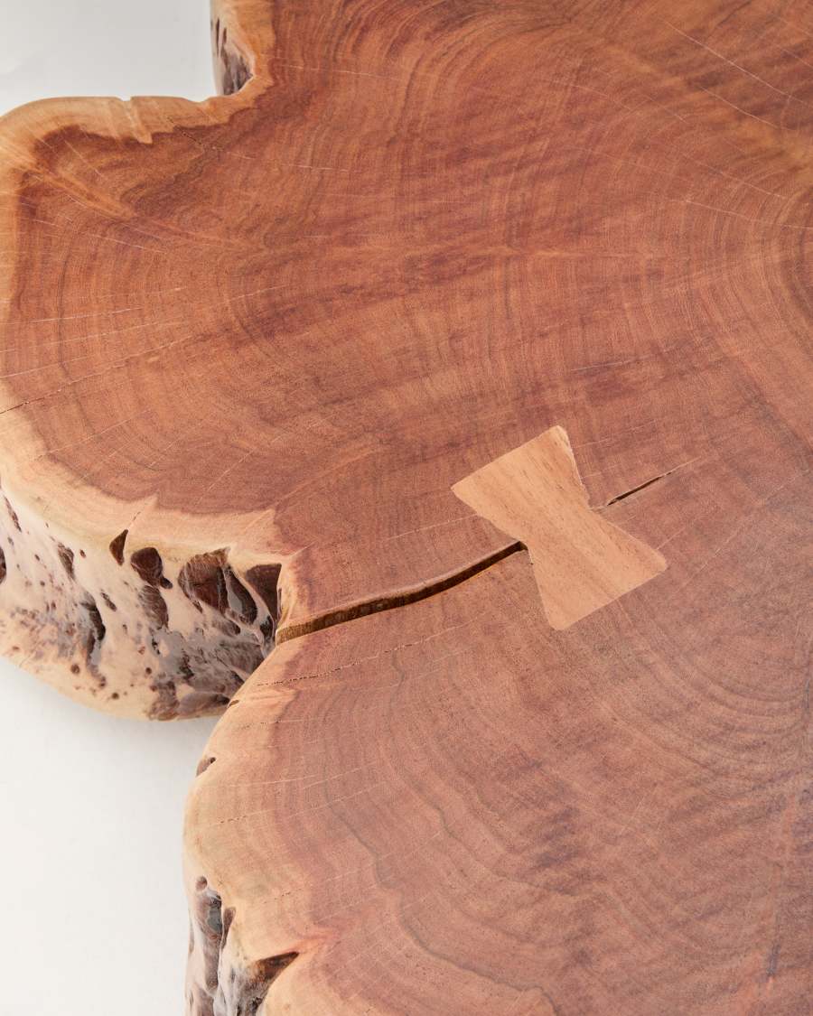 Tavine coffee table in solid acacia wood with bleached finish with wheels Ø85cm