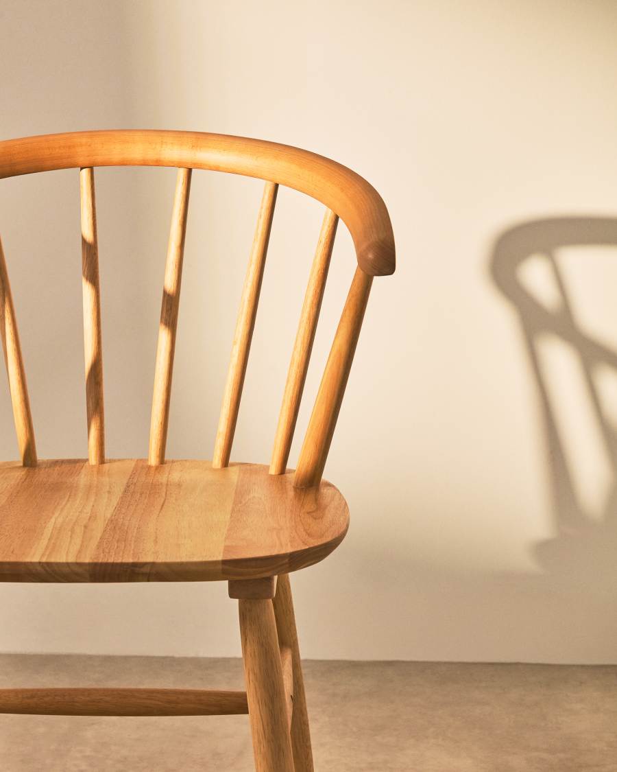 Sedia Trise DM e legno massello di caucciù laccato naturale