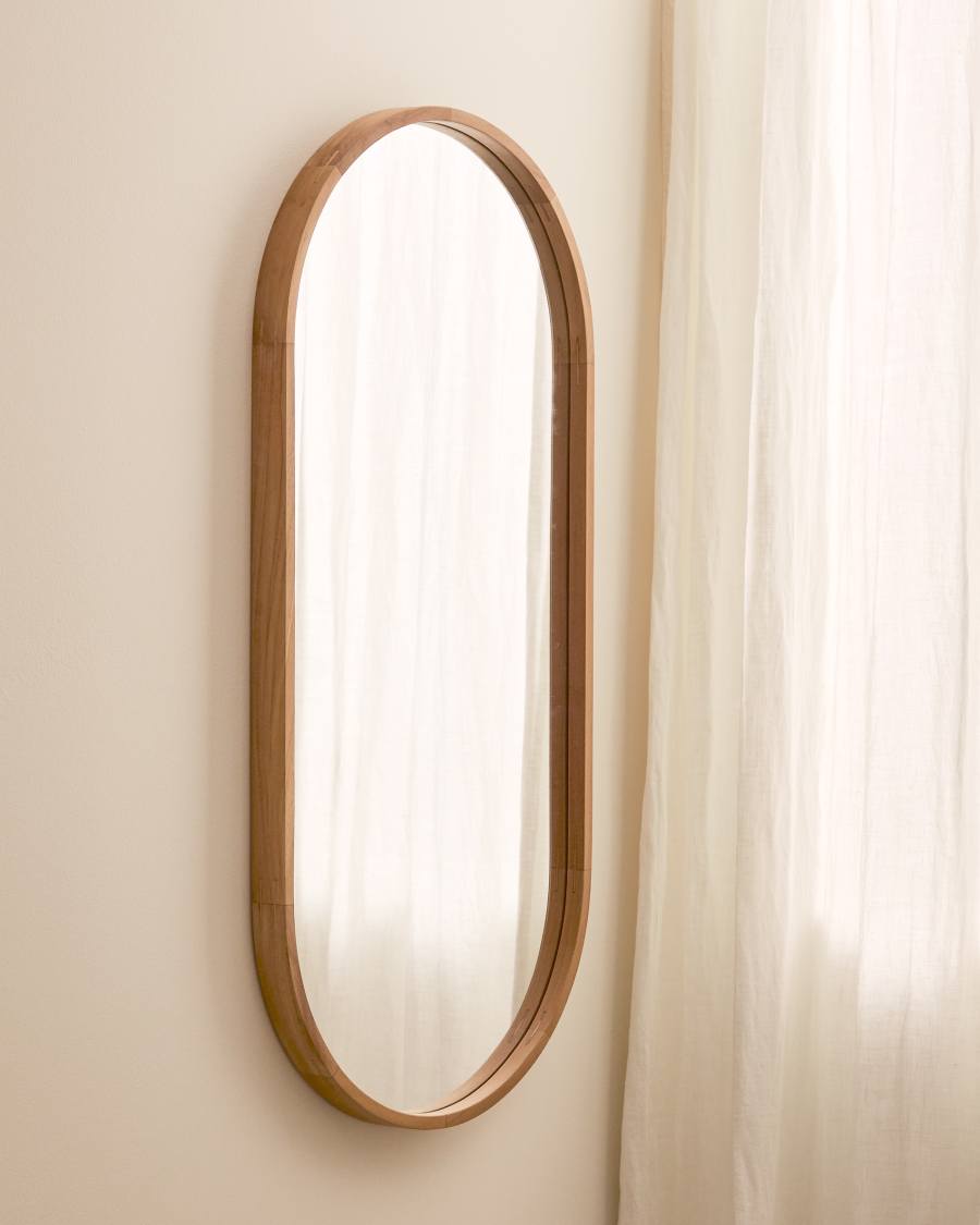 Magda mirror made of solid teak wood with a natural finish Ø 45 x 95 cm