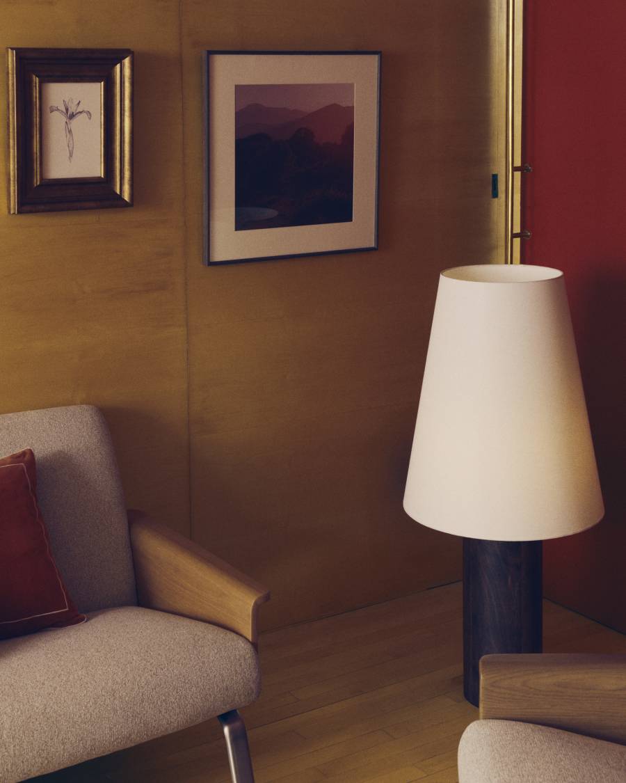 Marga floor lamp made from solid rubber wood with dark finish