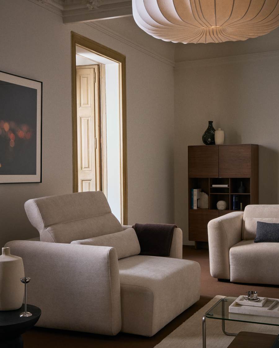 Divano Lares 2 posti con sedute scorrevoli motorizzate e poggiatesta reclinabile in ciniglia beige 150 cm