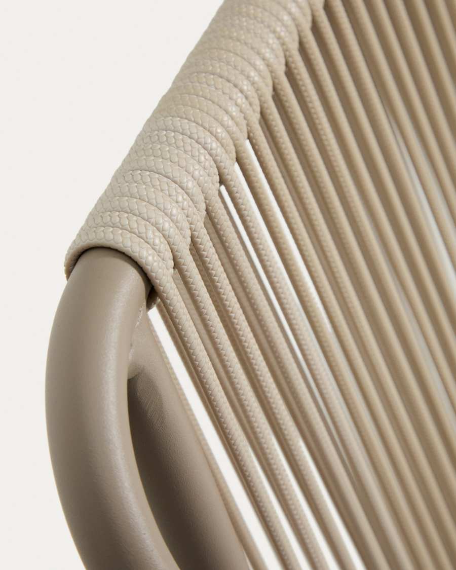 Outdoor-Stuhl Zivia aus écrufarbenem Seil und taupefarben verzinktem Stahl