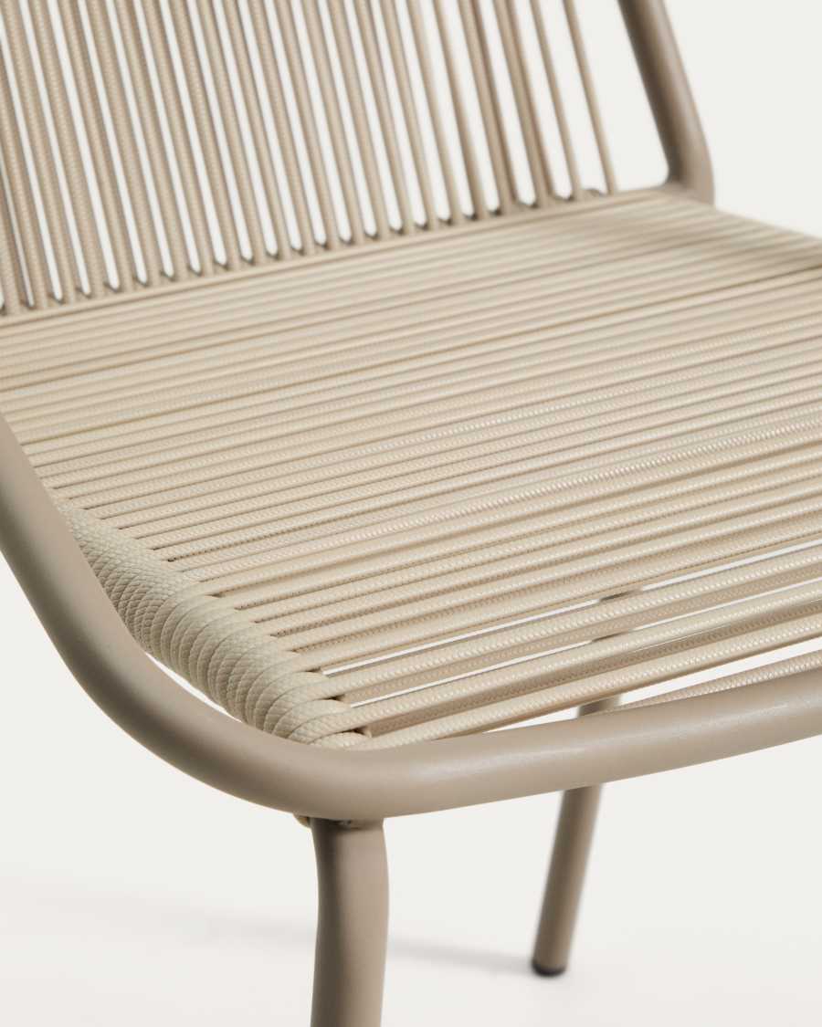 Outdoor-Stuhl Zivia aus écrufarbenem Seil und taupefarben verzinktem Stahl