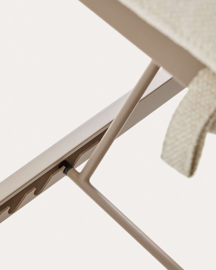 Sonnenliege Kionia aus Aluminium in Taupe.