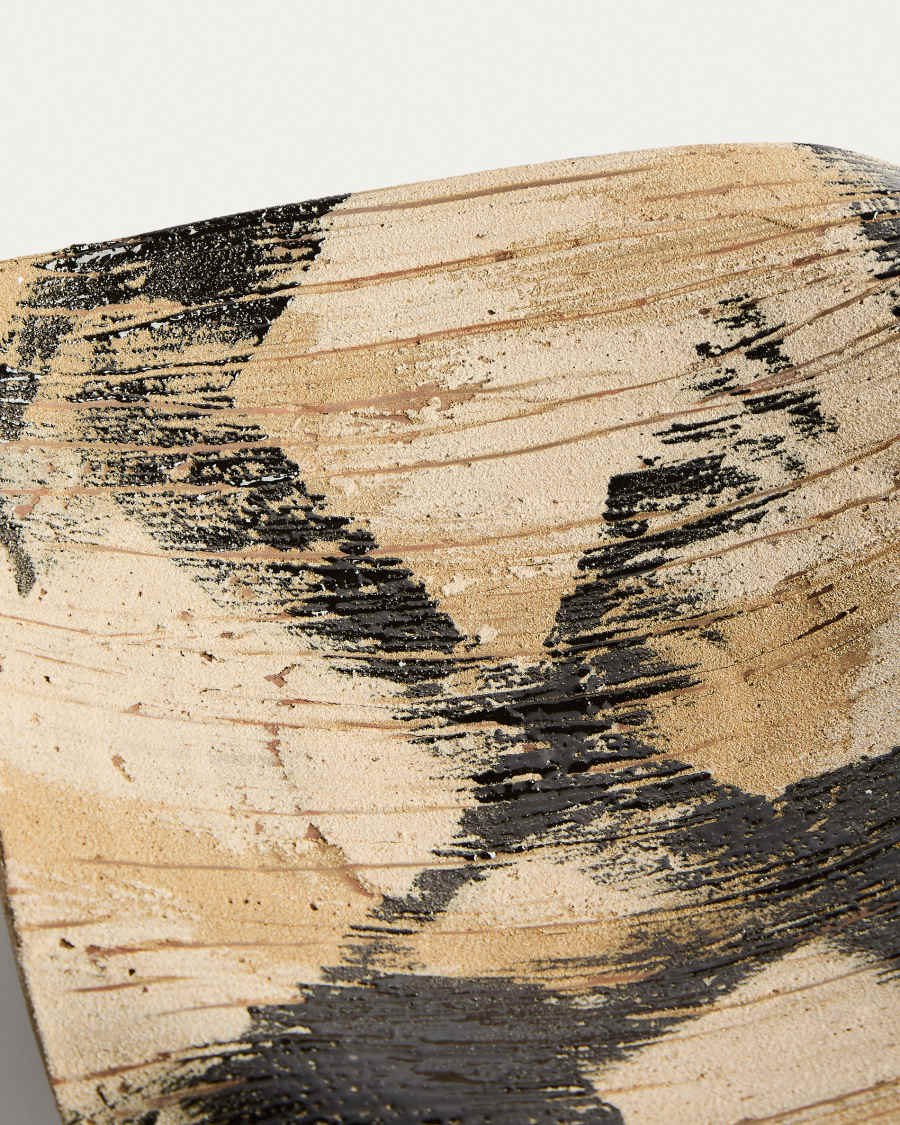 Dirva brown ceramic centrepiece 37 x 37cm