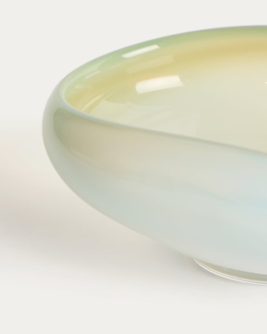 Nodila white glass centrepiece 19 x 14cm