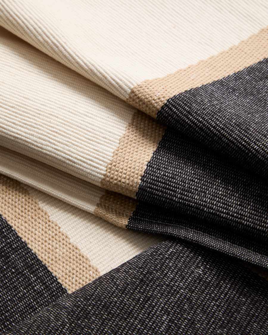 Tari set of 2 black 100% cotton placemats 35 x 50 cm