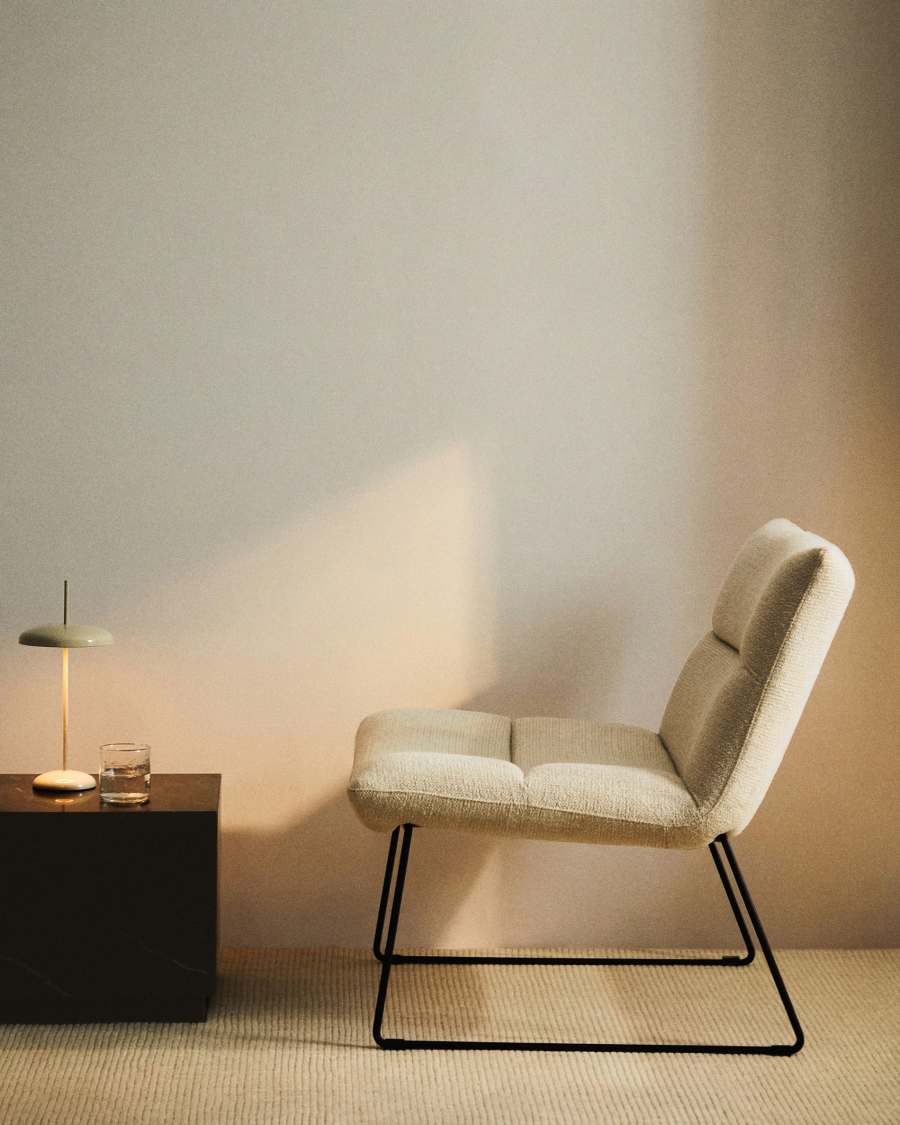 Asen beige chenille armchair with black steel legs FSC 100%