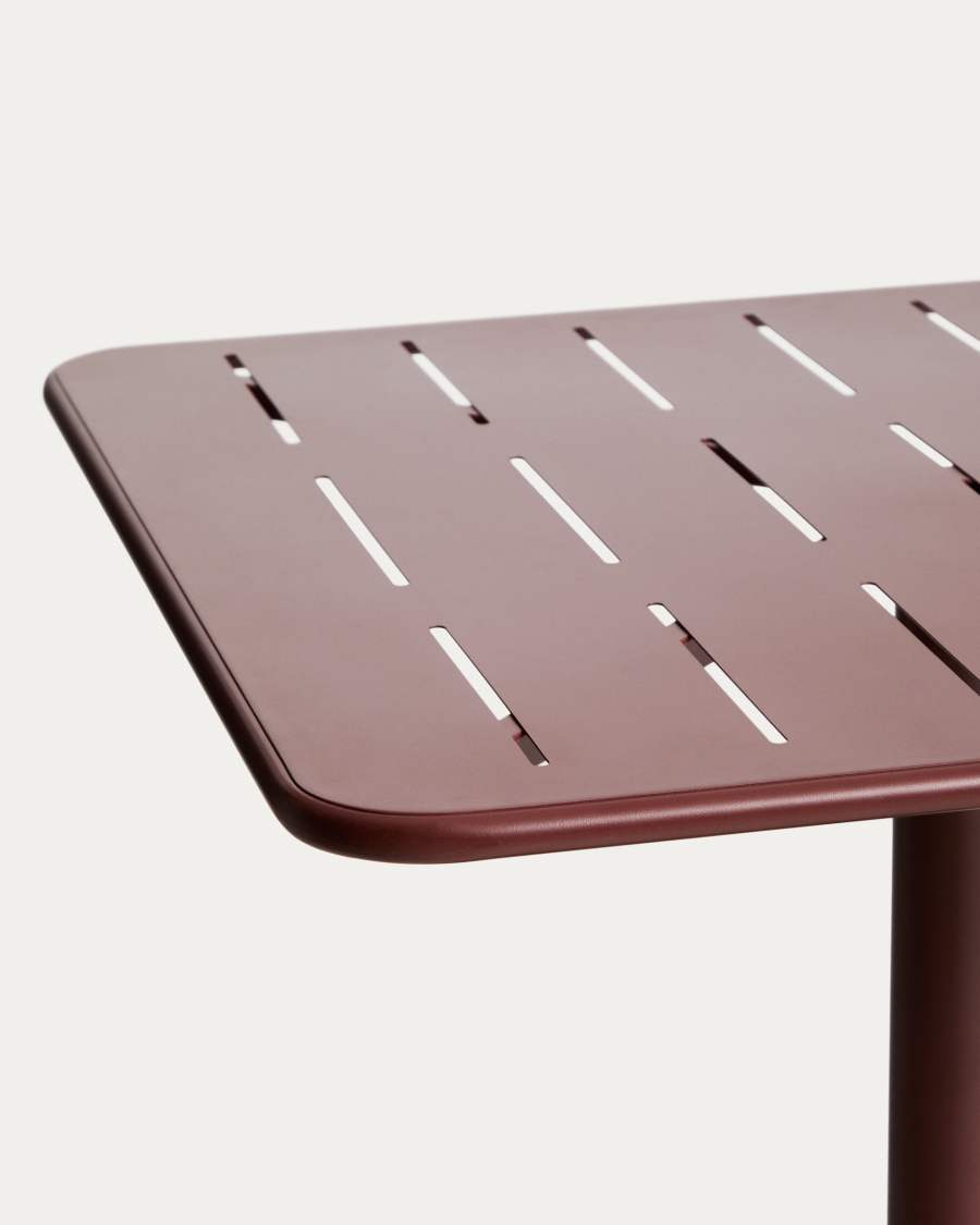 Brai outdoor table in burgundy galvanised steel 70 x 70cm