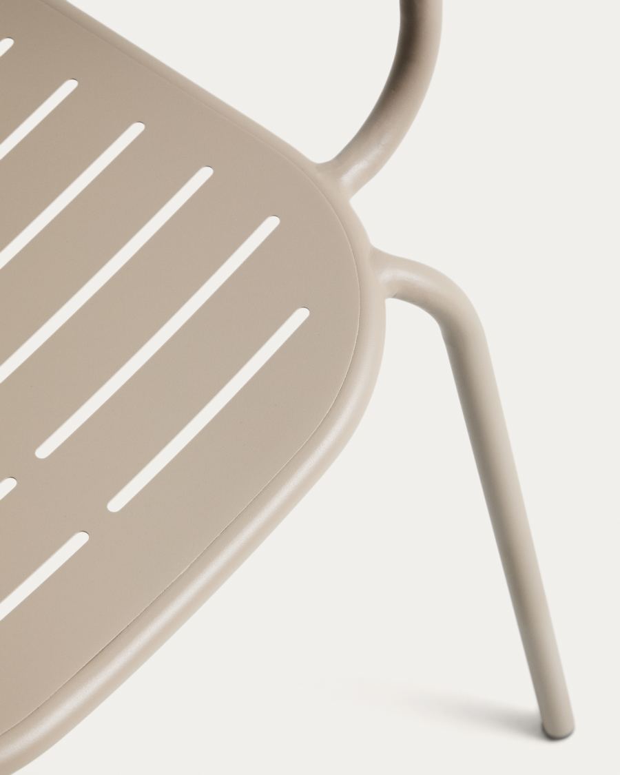Brai outdoor chair with armrests in taupe galvanised steel
