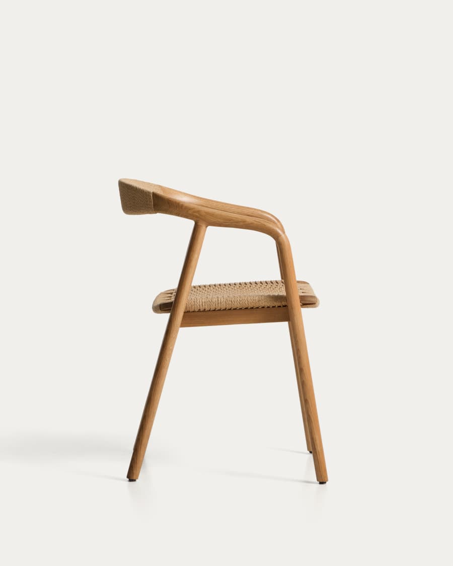 Sedia Derile in legno di rovere massiccio con finitura in tonalità naturale e corda di carta beige FSC 100%