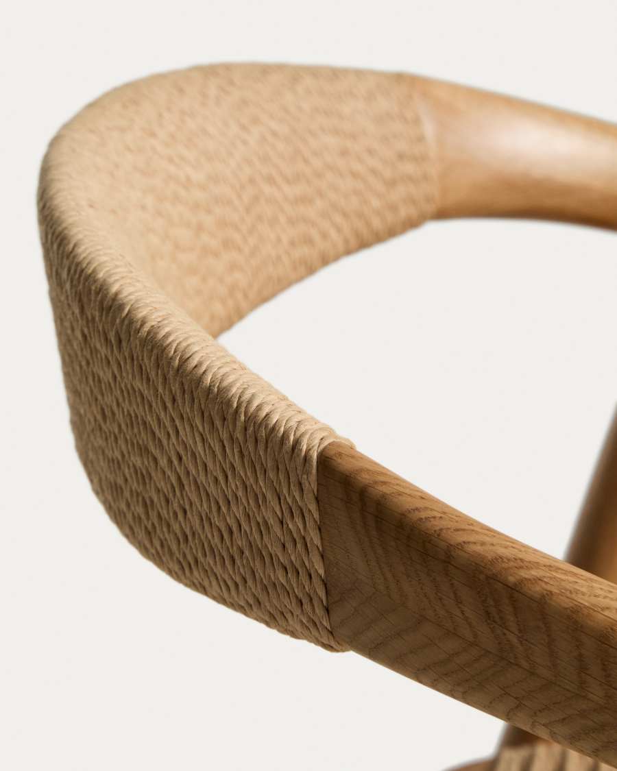 Sedia Derile in legno di rovere massiccio con finitura in tonalità naturale e corda di carta beige FSC 100%