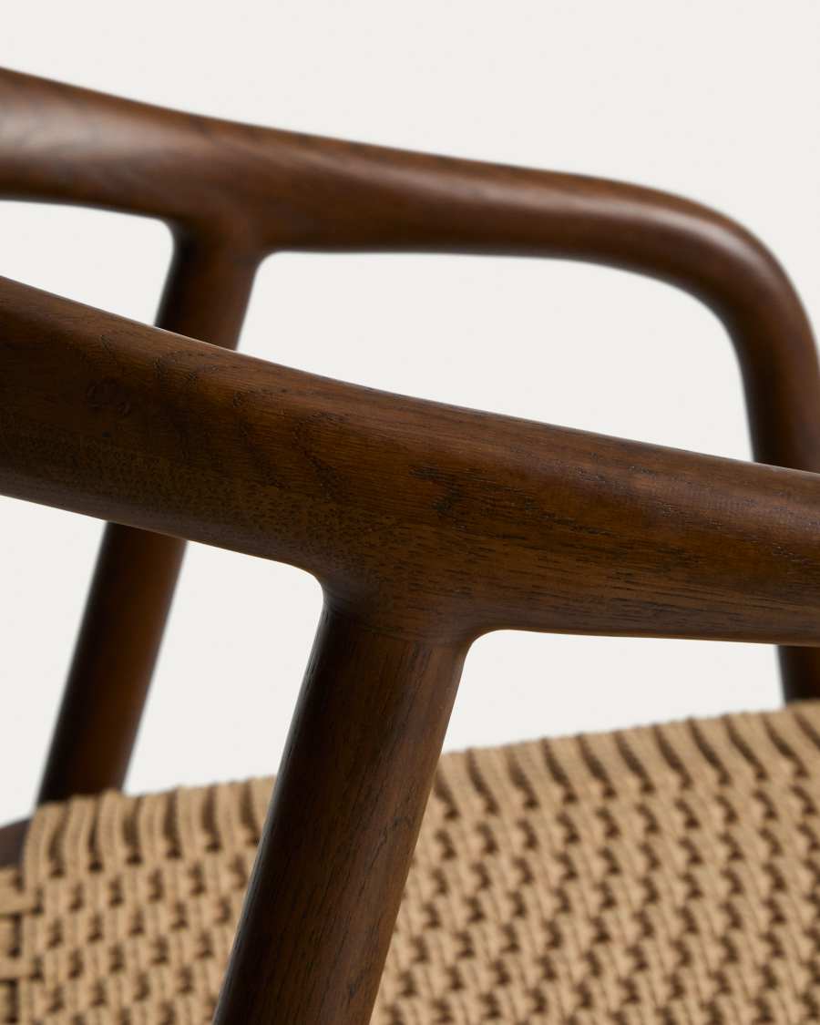 Sedia Derile in rovere massiccio con finitura noce e corda di carta beige FSC 100%