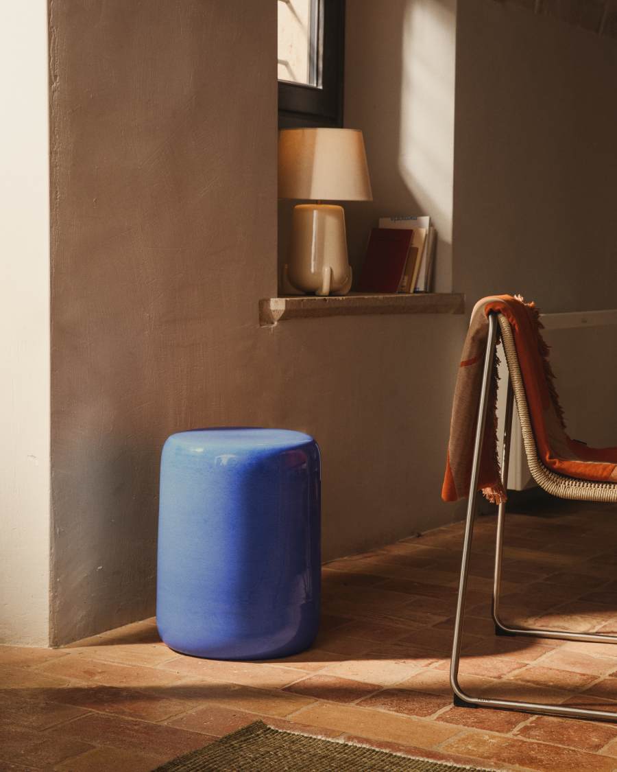 Mesquida outdoor side table in ceramic with glazed blue finish Ø 35 cm