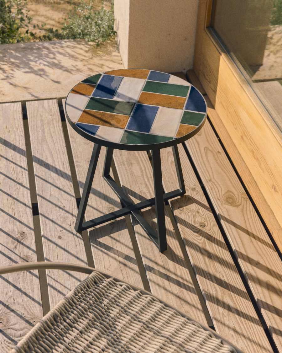 Tella round table in green galvanised steel with multicoloured tiles Ø45cm