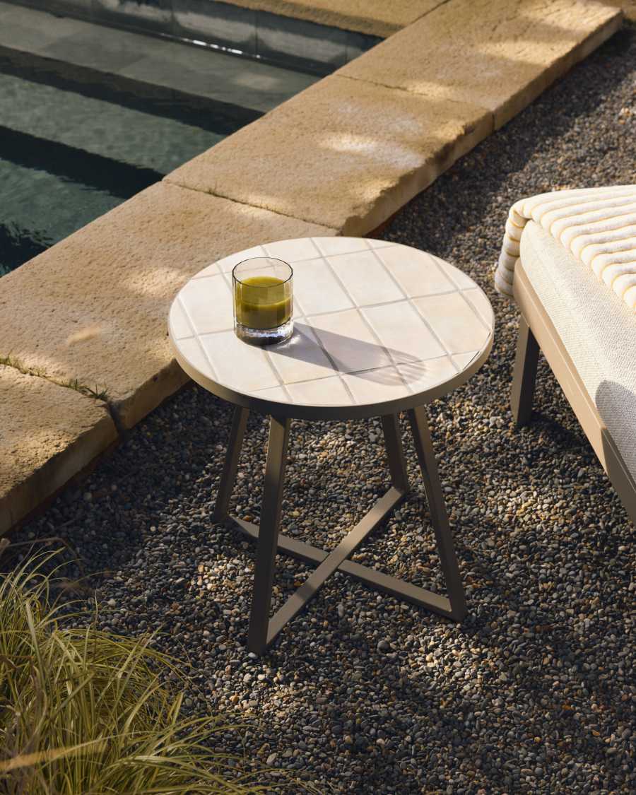 Tella round table in galvanised steel with beige tiles Ø45cm